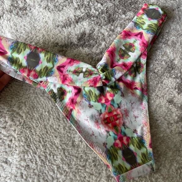 Floral Bikini - Picture 6 of 6